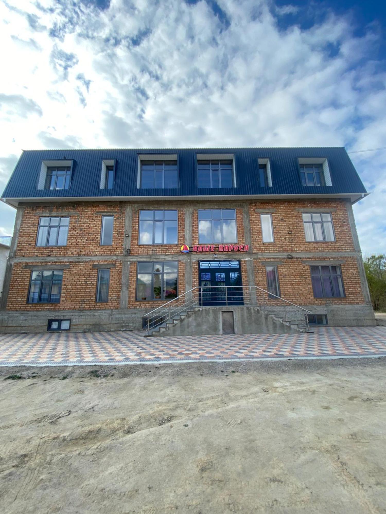 Алые Паруса Hotel Cholpon-Ata Exterior photo